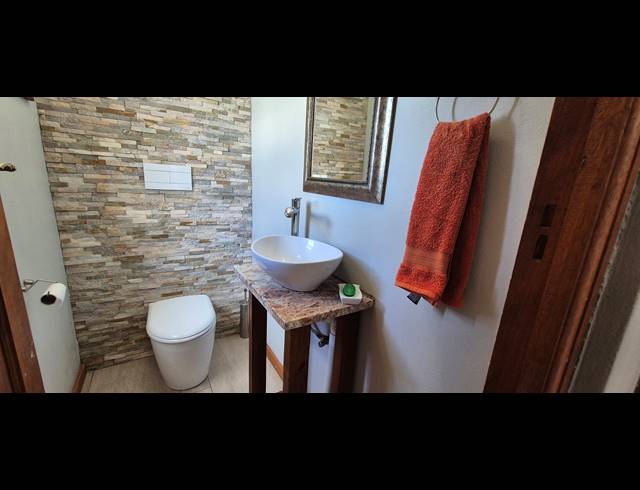 5 BEDROOM HOUSE FOR SALE IN CAPE FARMS